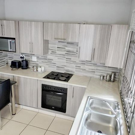 Sunrise Guesthouse Pretoria-Noord Exterior foto